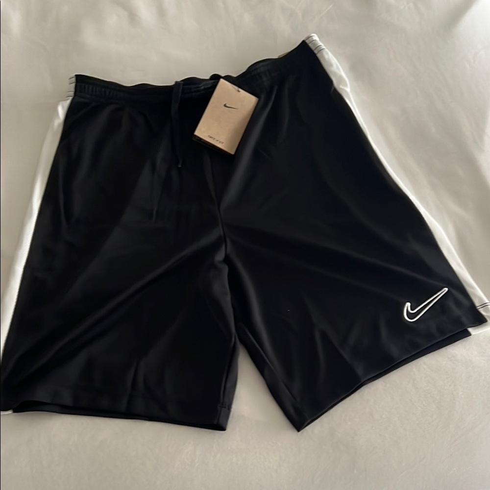 Nike Men's Black and White Athletic Shorts